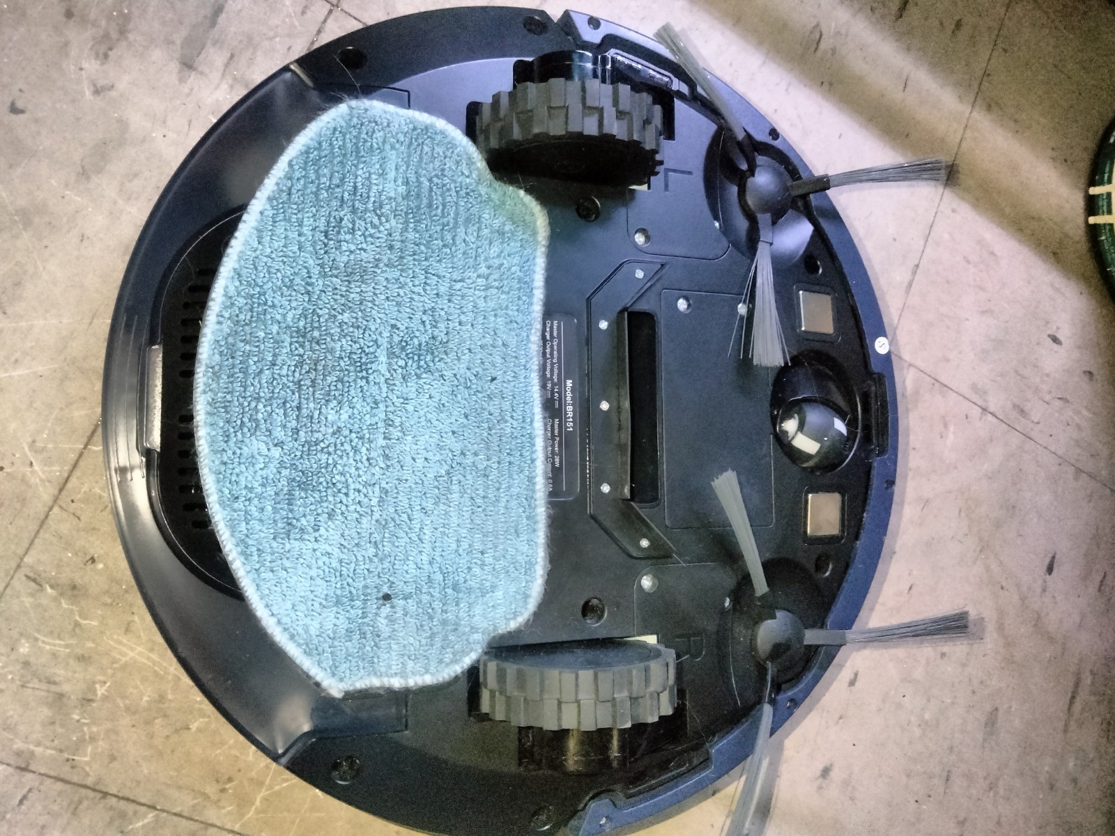 BR151 Robot Vacuum Cleaner Model: BR151 WiFi/App used read read please