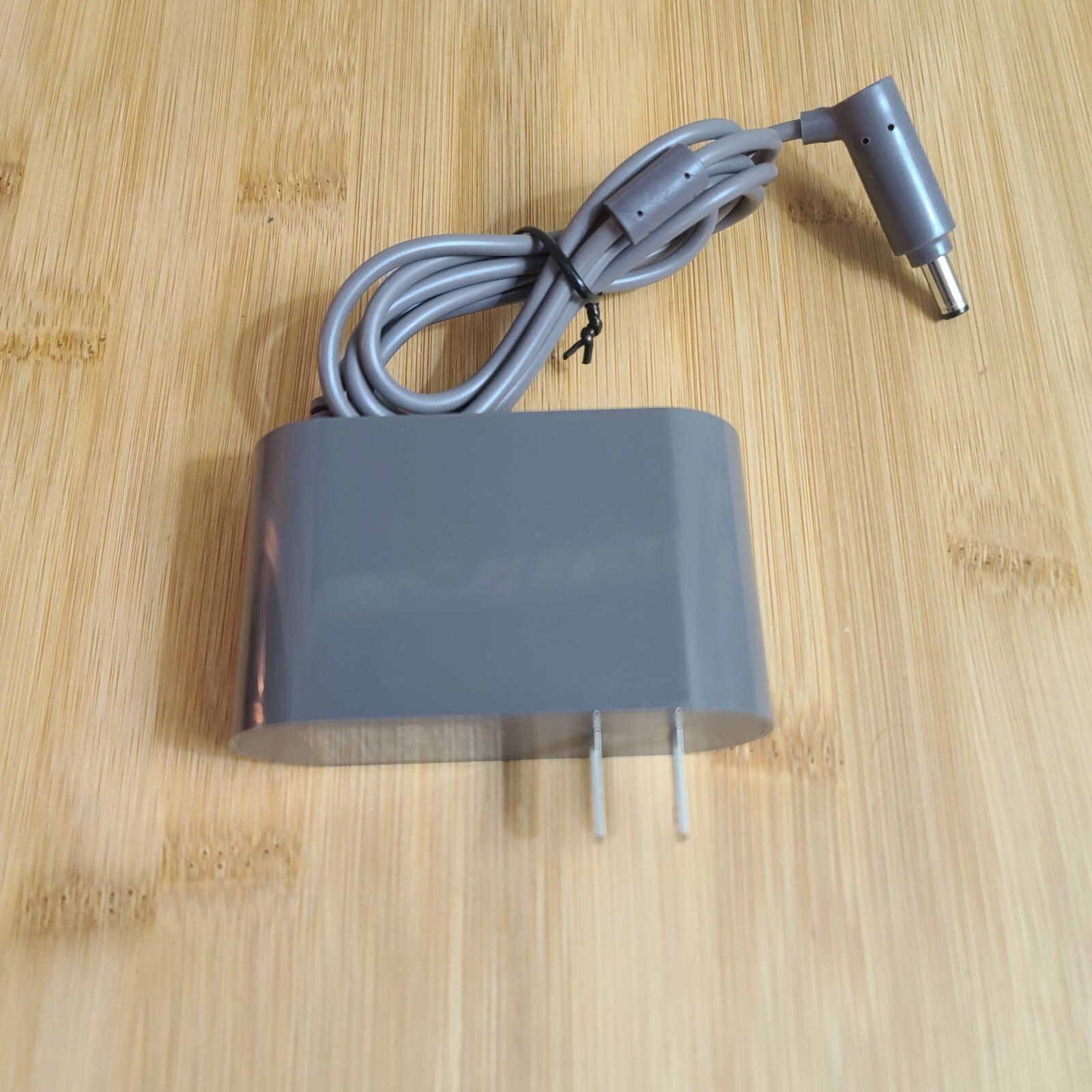 Replacement Charger for Dyson 21.6V Battery Model# 205720-02