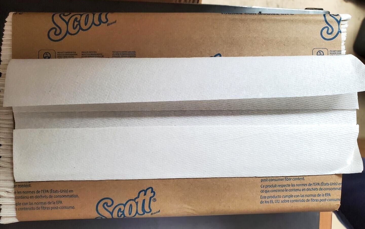Scott C-Fold Paper Towels (01510) 200 Pack / 12 Pack Case = 2400 Towels