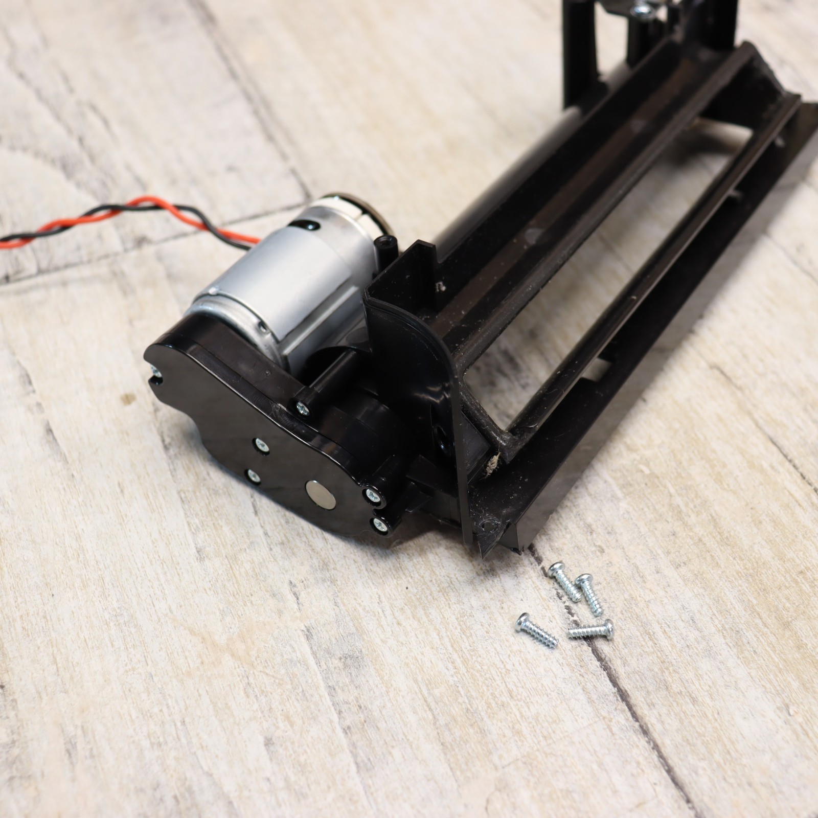 OEM BISSELL SpinWave Robot Vacuum 2859, 3115 Roller Brush Motor, Gear & Housing