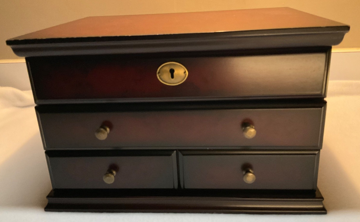 Rare 6HKS Vintage Mens Wooden Jewelry Keepsakes Box With Key. Hard to Find.