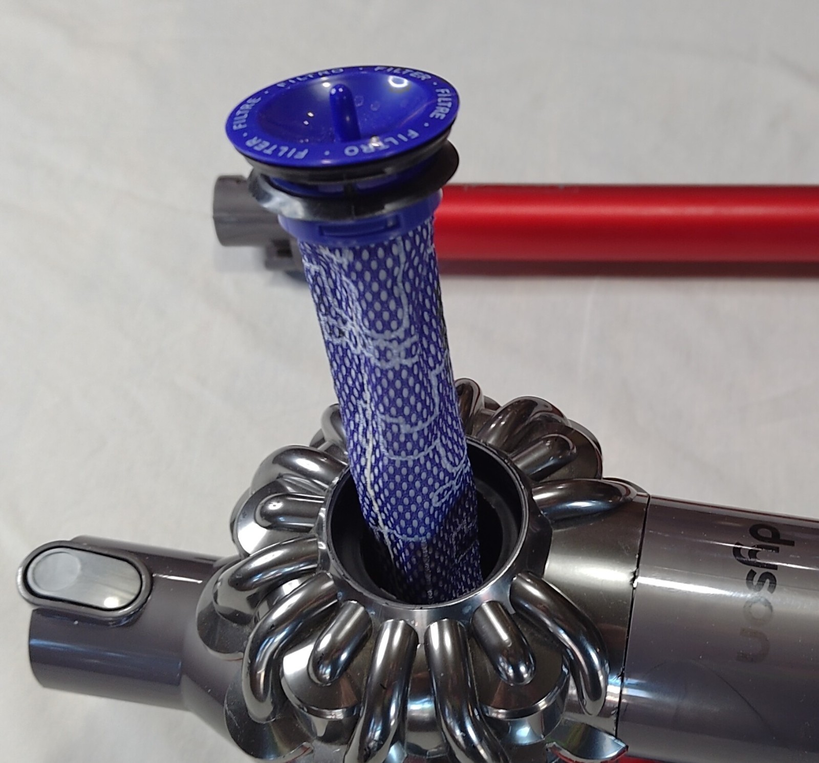 Complete Dyson V6 Animal Vacuum Cleaner, 5 Attachments, New Battery & Wall Mount