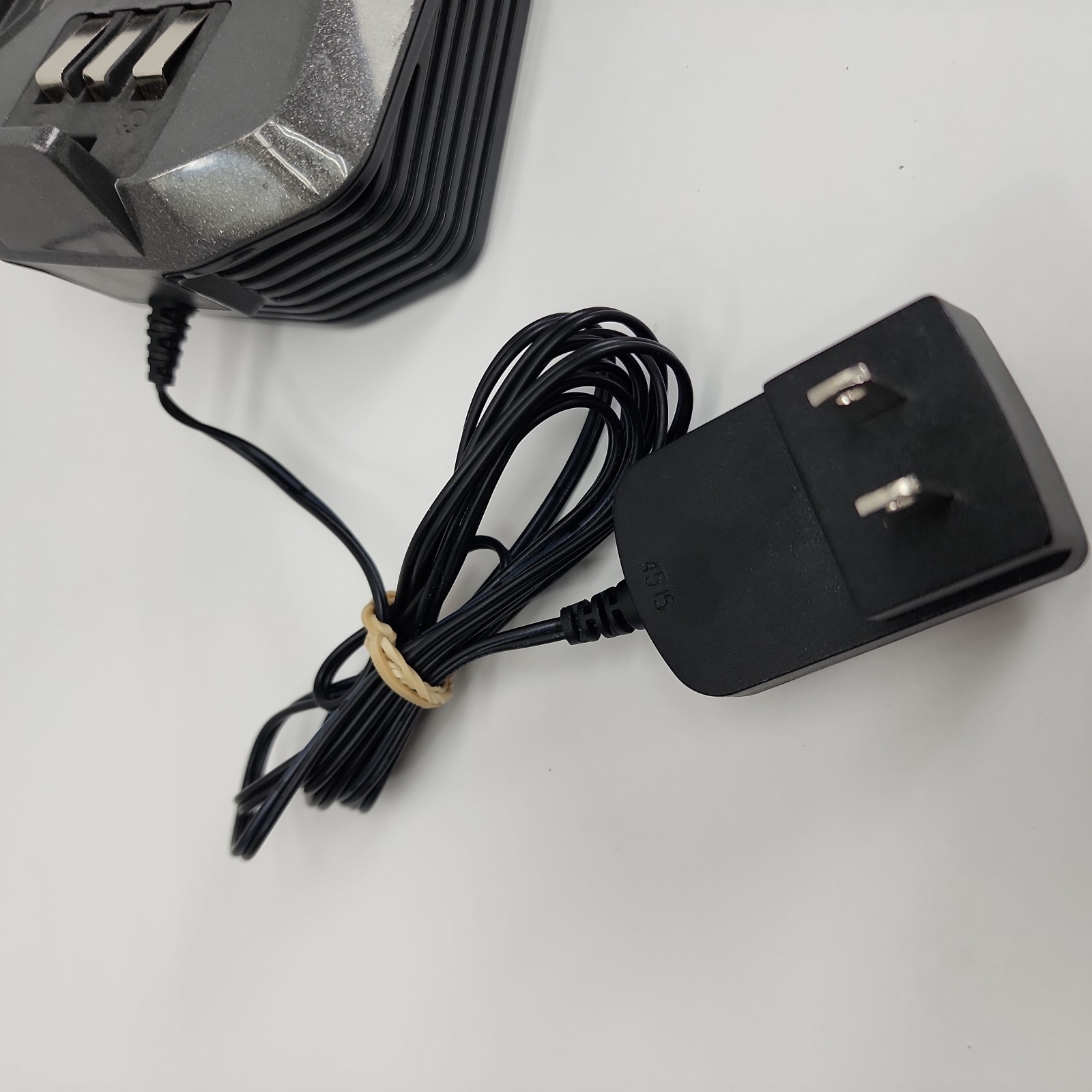 HOOVER BATTERY CHARGER BH03220 FOR BATTERIES BH03100/BH03120 Only