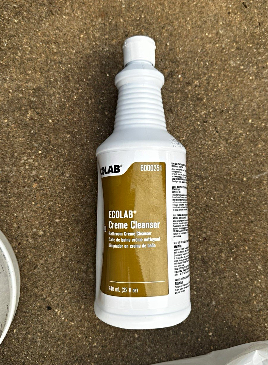 Ecolab Creme Cleanser Bathroom 32 fl oz Unscented EPA Safer Choice 6000251