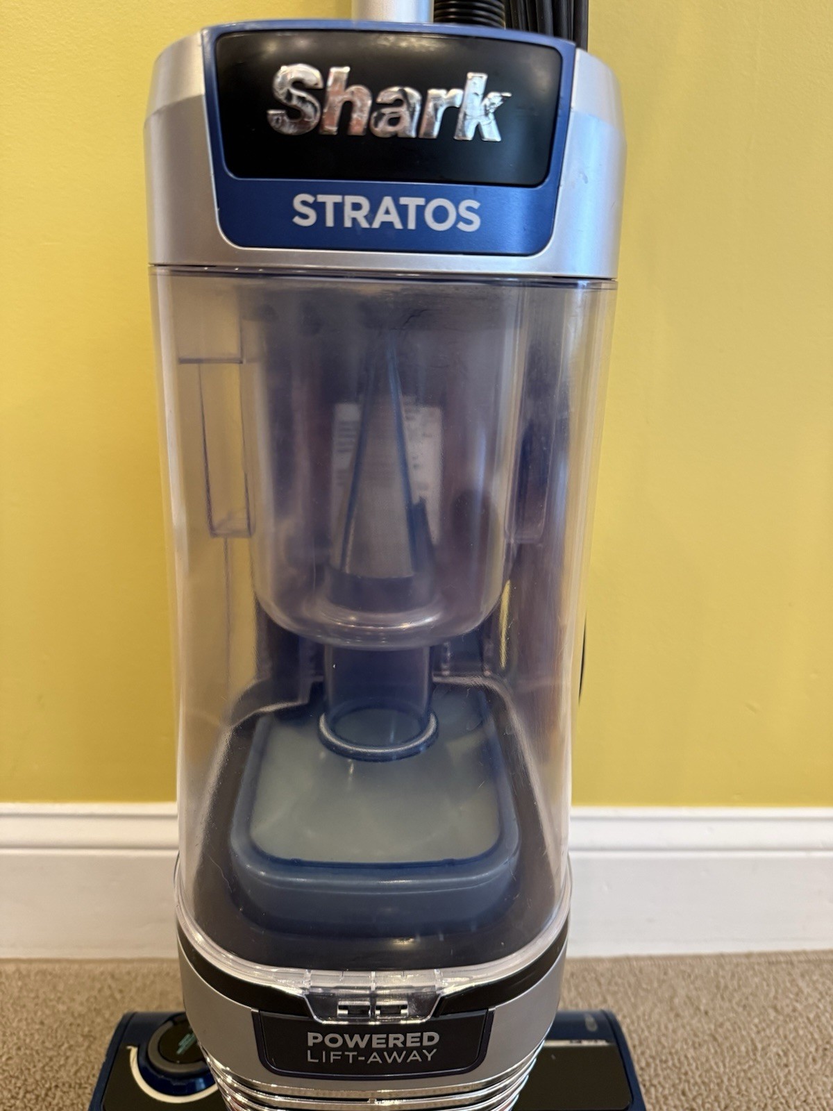 Shark Stratos Powered Lift Away DuoClean Powerfins HairPro Vacuum CleanerAZ3002