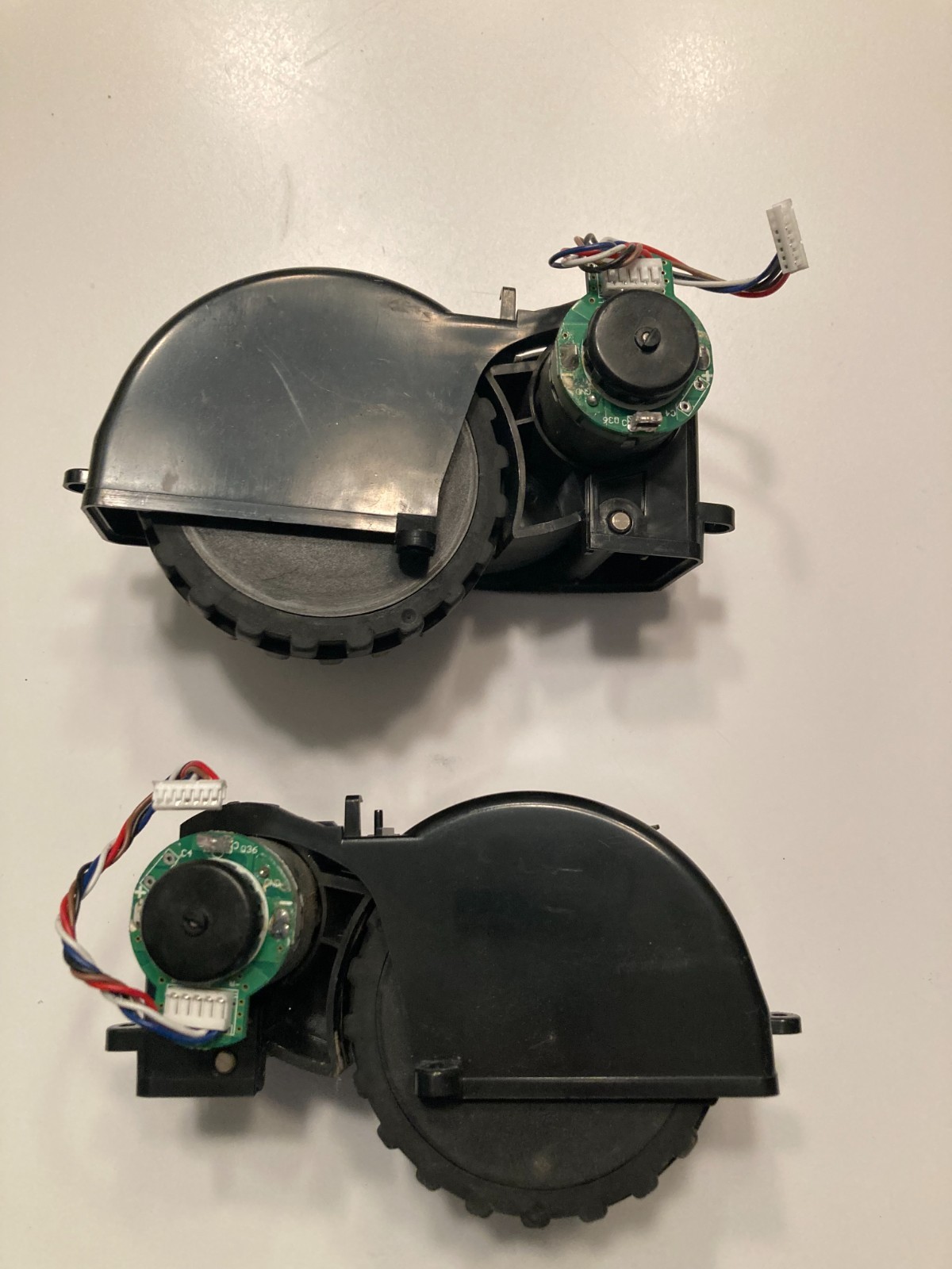 Eufy 11+ Right and Left Wheels
