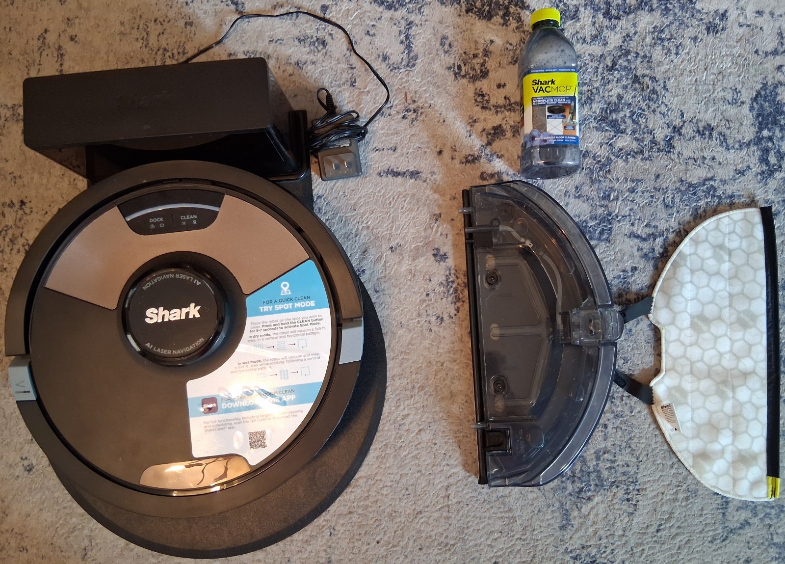 Shark AI Ultra Robot 2-in-1 Vac & Mop. Barely Used, Clean. Model RV2620