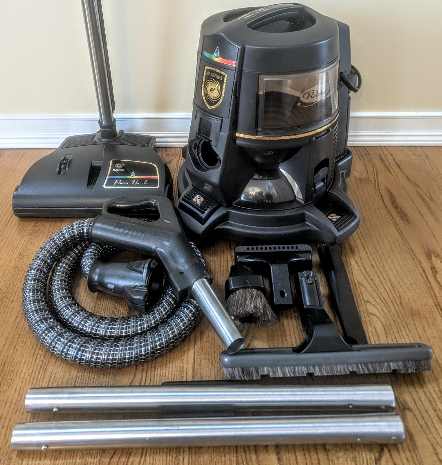 MINT RAINBOW E SERIES E2 2-SPEED GOLD VACUUM. SERVICED TOP-TO-BOTTOM.