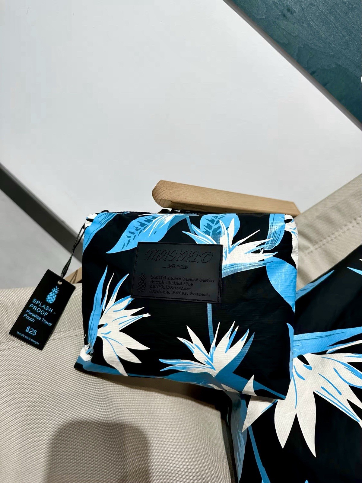 Splash-Proof Packable BEACH BAGS! TOTE ONLY White/Blue 19×14.5×6