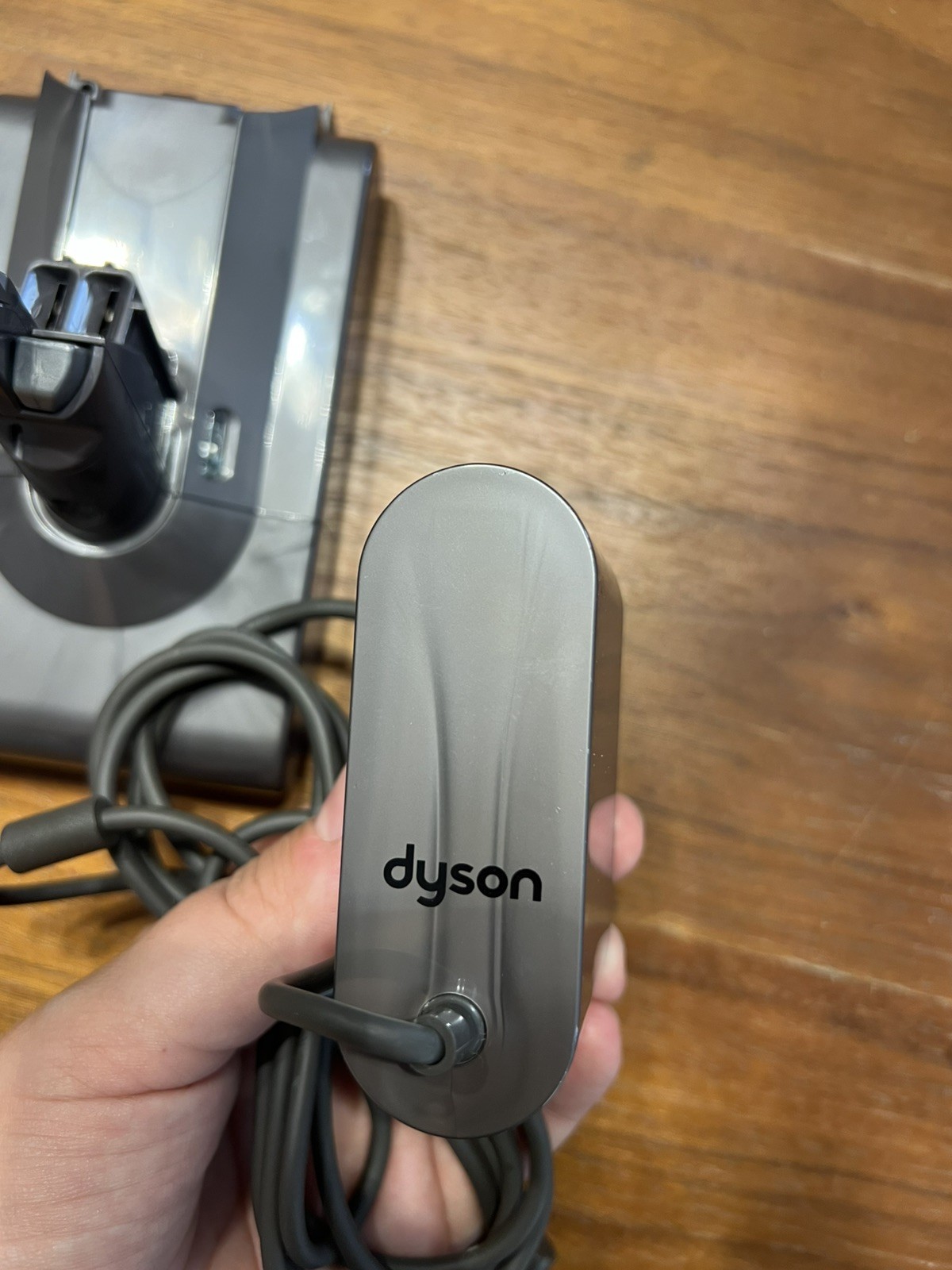 GENUINE Dyson 22.02V replacement battery for Dyson V8 Series Cordless Vacuums