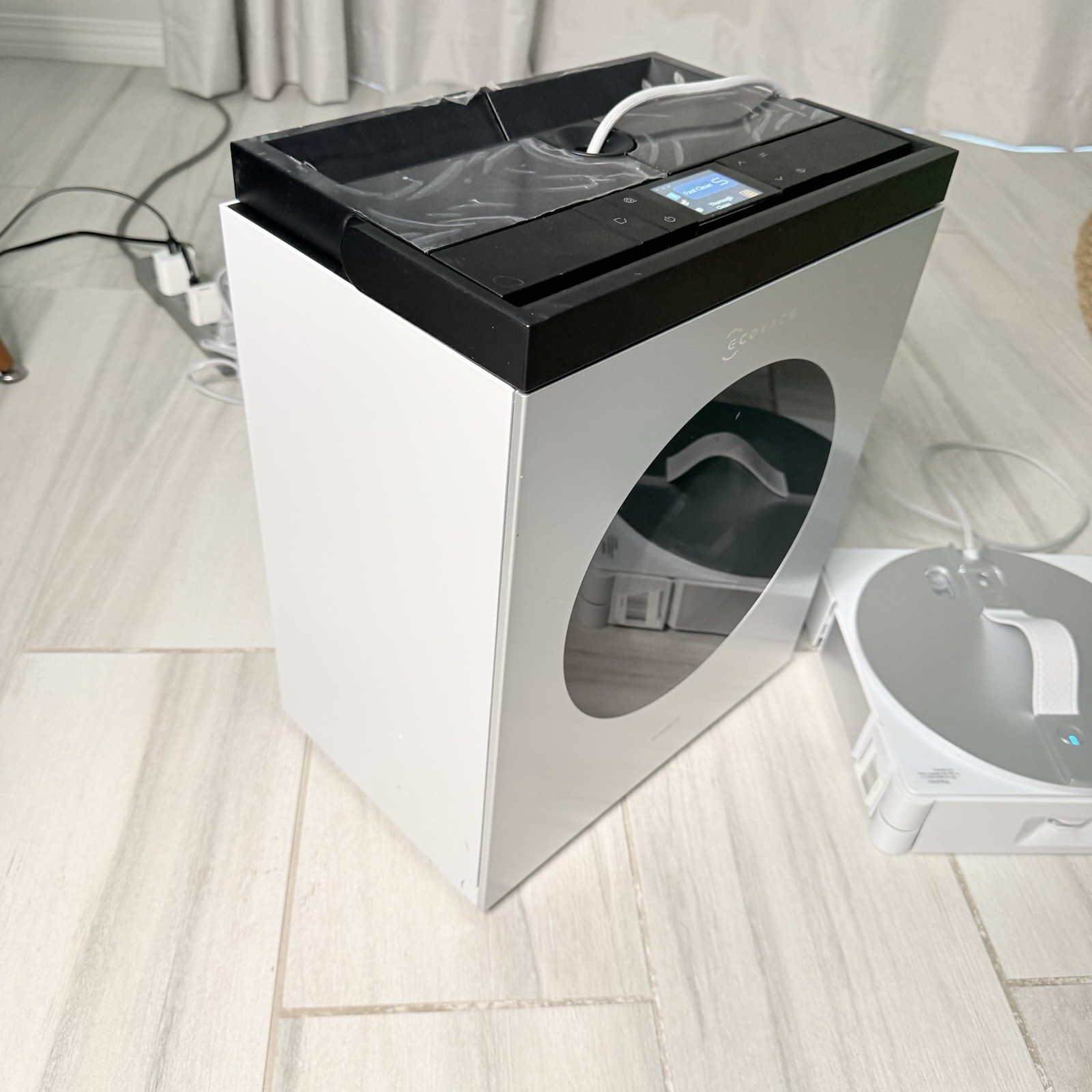 ECOVACS WINBOT W3 OMNI Window Cleaning Robot w/ Station *NEEDS PAD* *NOTES*