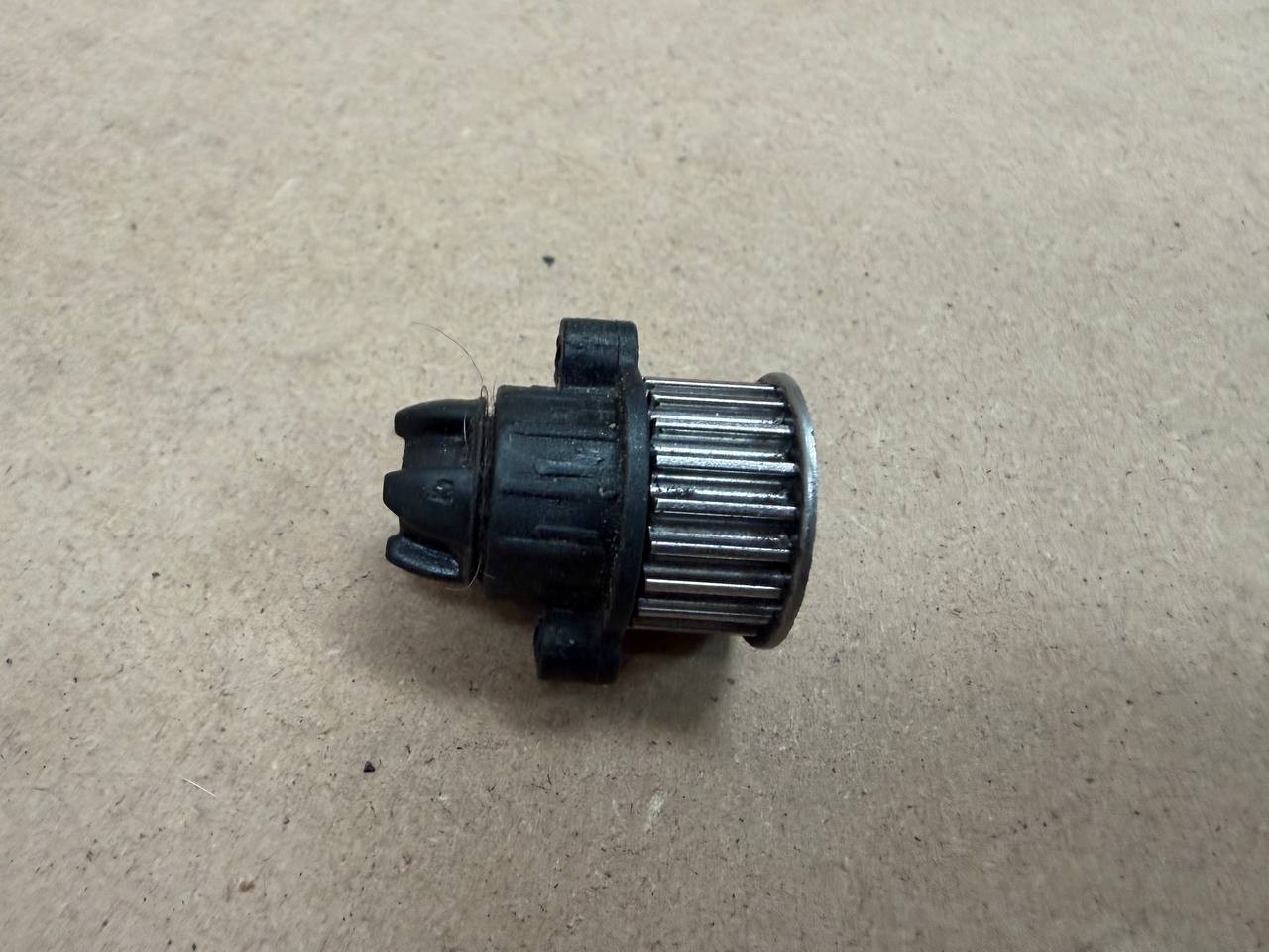 Shark Vacuum AZ4002 Gear Wheel Assembly OEM Replacement Part