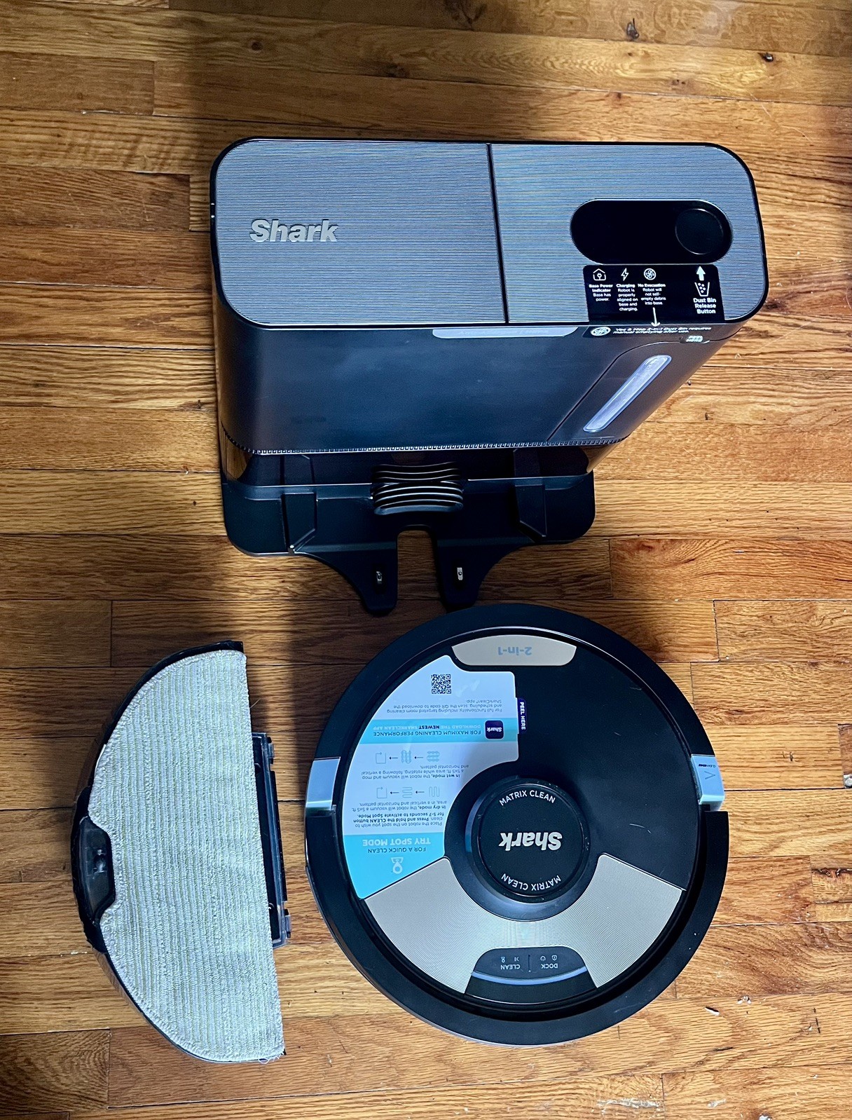 Shark AI Ultra 2-in-1 Robot Vacuum and Mop and XL Self-Emptying HEPA Base