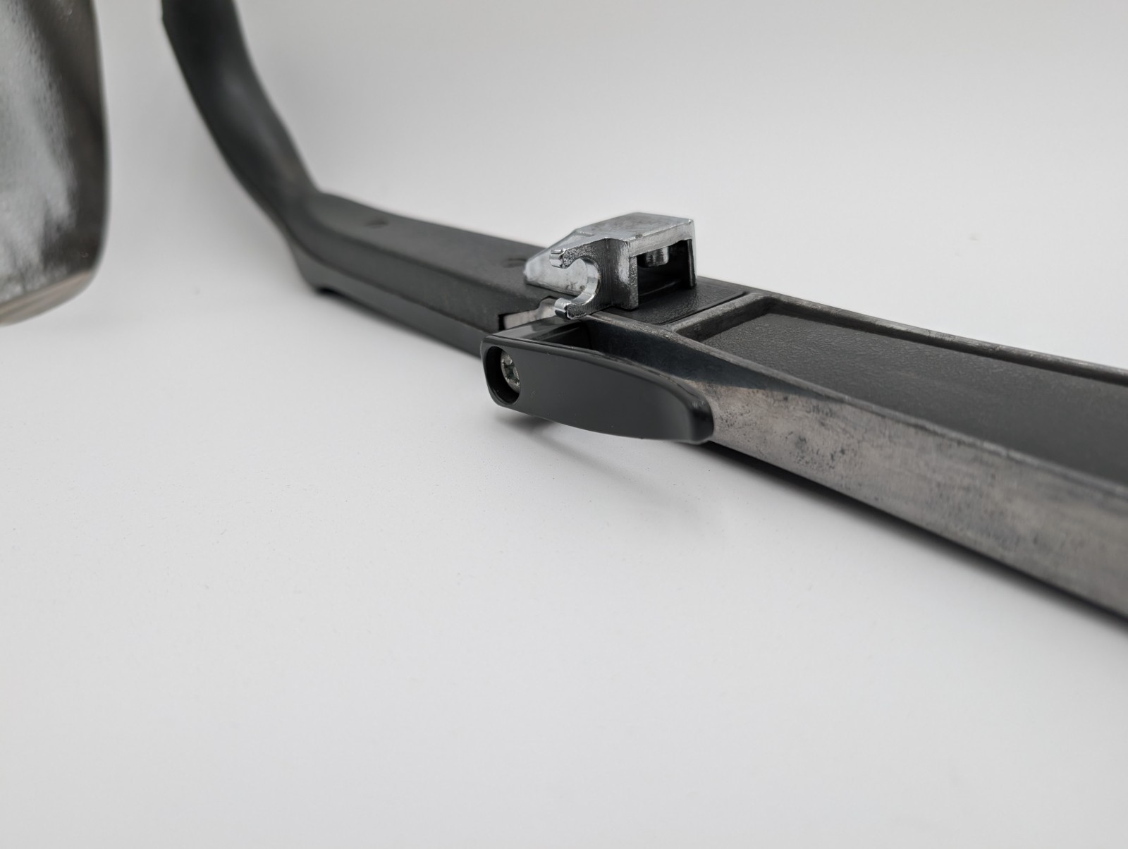 Kirby Heritage 1 HD Turbo Vacuum – Upper & Lower Handle w/ Mounting Pivot Pin