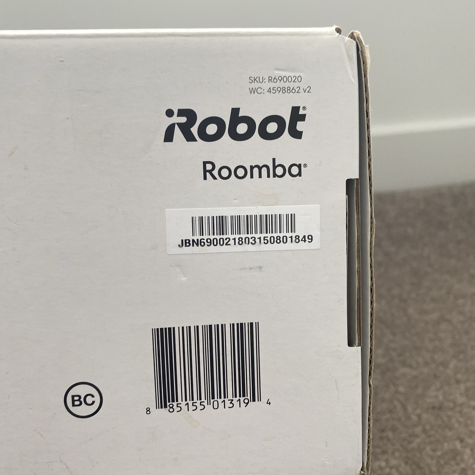 iRobot Roomba R690020 690 Wi-Fi Connected Vacuuming Robot