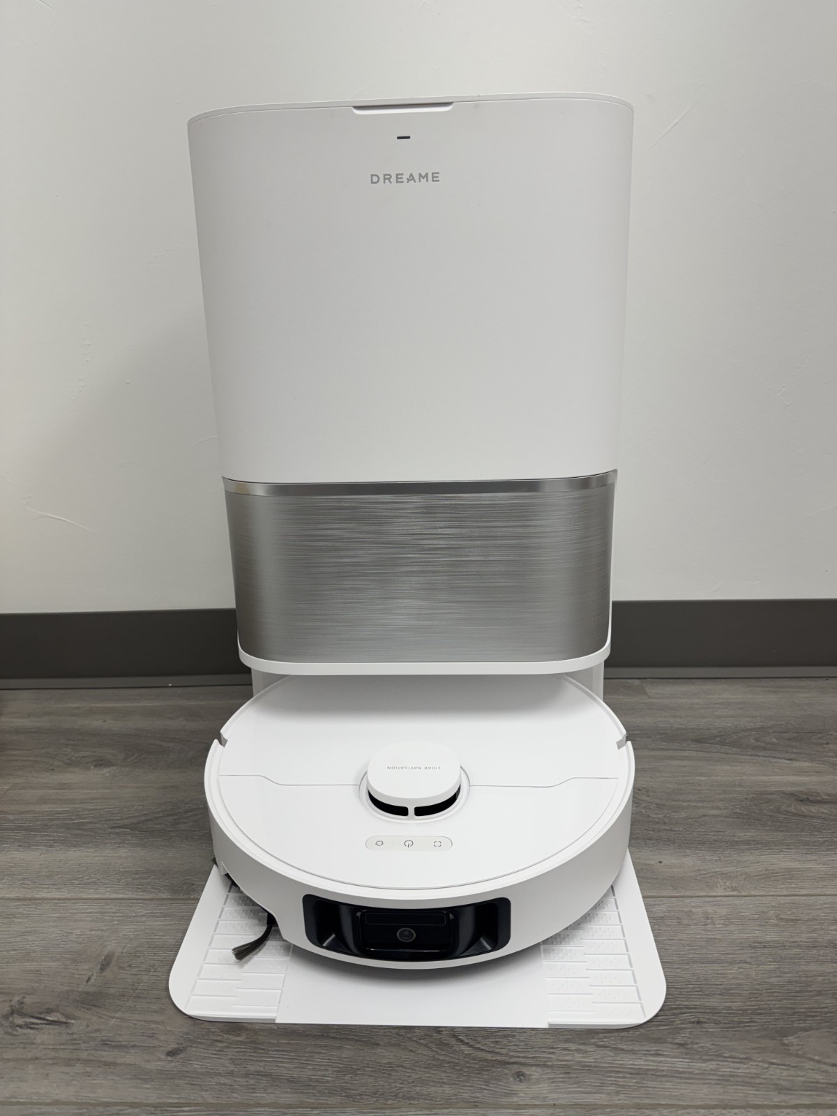 DREAME L40 Ultra Gen 2 Robot Vacuum 25kPa Suction – White – Open Box Condition