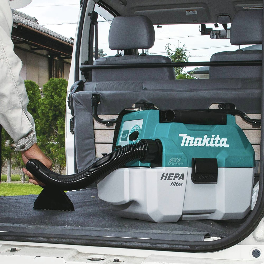 Makita XCV11Z 18V LXT Li-Ion HEPA Dust Extractor/Vacuum (Tool Only) New