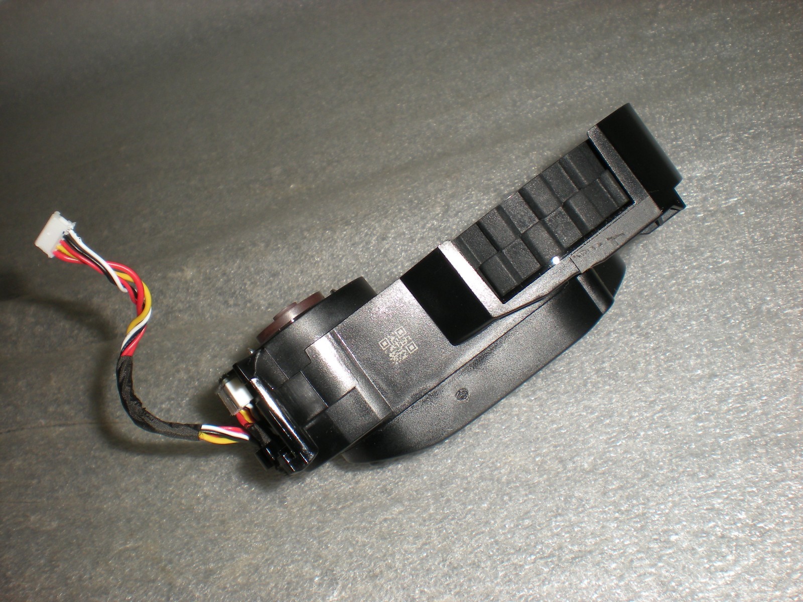 New Genuine OEM iRobot Roomba Combo Vac Essential Q011020 Robot Left Wheel Motor