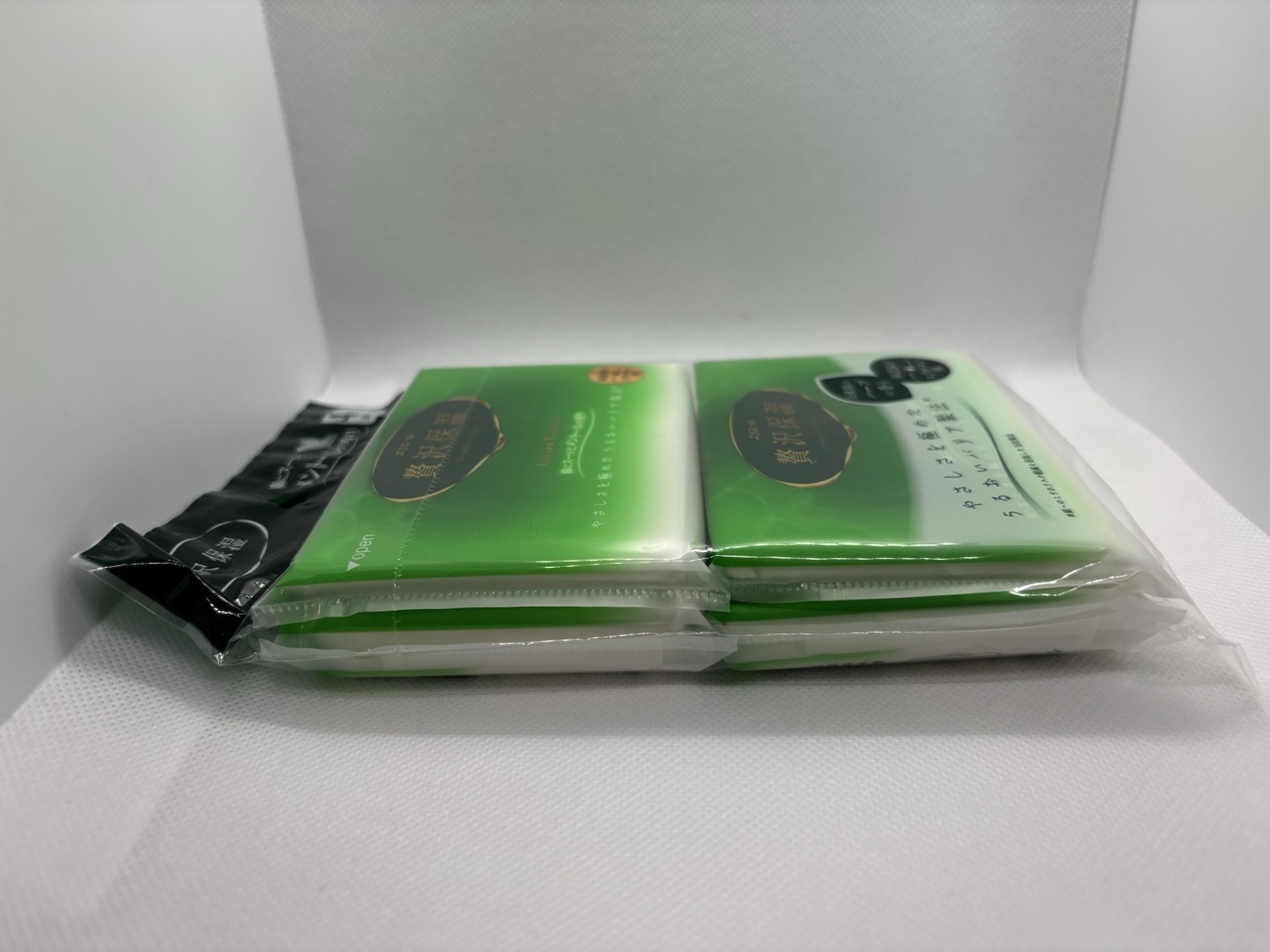 Elleair Japanese Moist Lotion Facial Tissue Menthol Hyaluronic Acid Soft 8 Pack