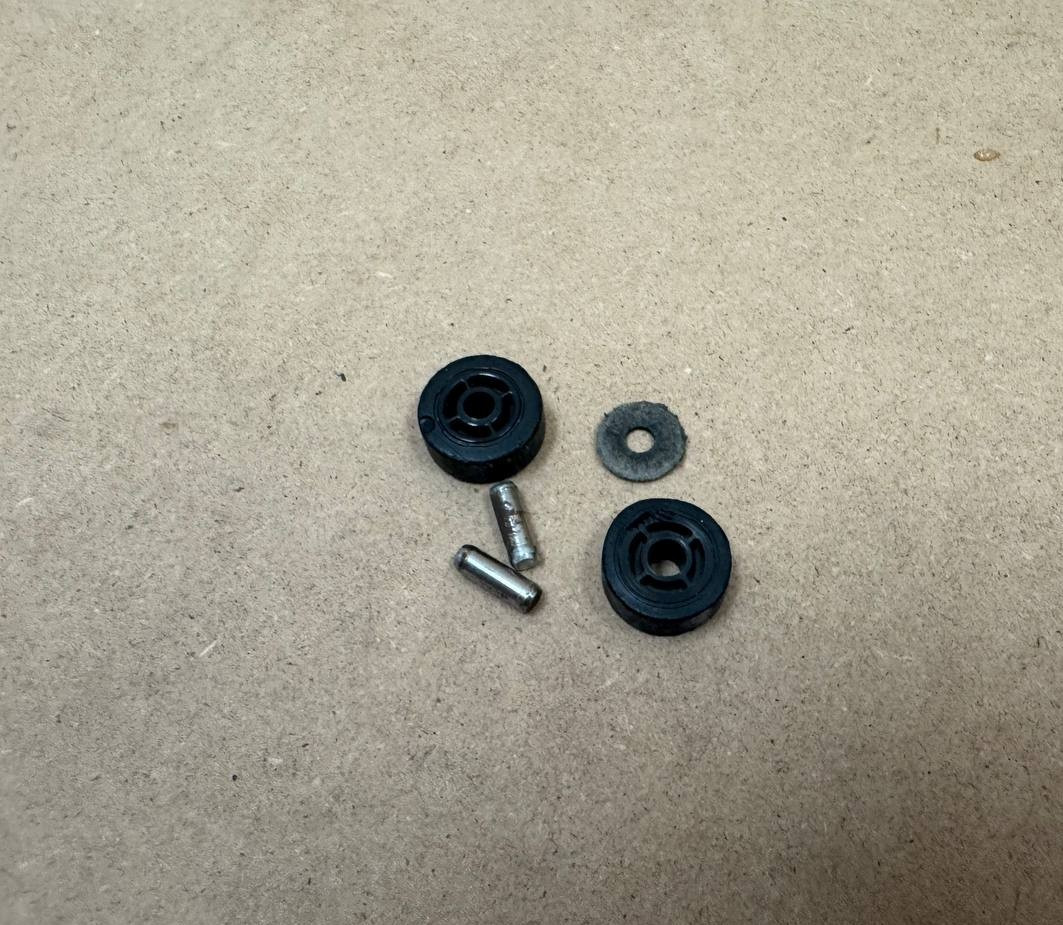 SHARK UV700 ZU701 ZU780 ZU782 ZU785 QU202QPL SMALL FRONT ROLLER WHEELS W PIN OEM