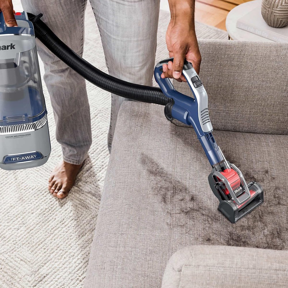 Shark UV900 Pet Performance Plus Lift-Away Upright Vacuum
