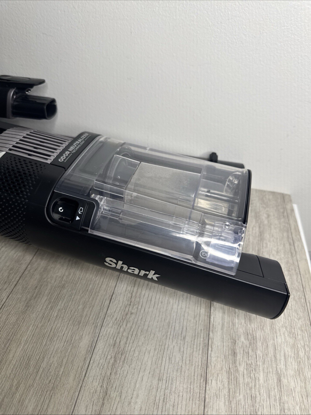 Shark Stratos IZ862H Duoclean PowerFins Cordless Bagless Vacuum & Battery