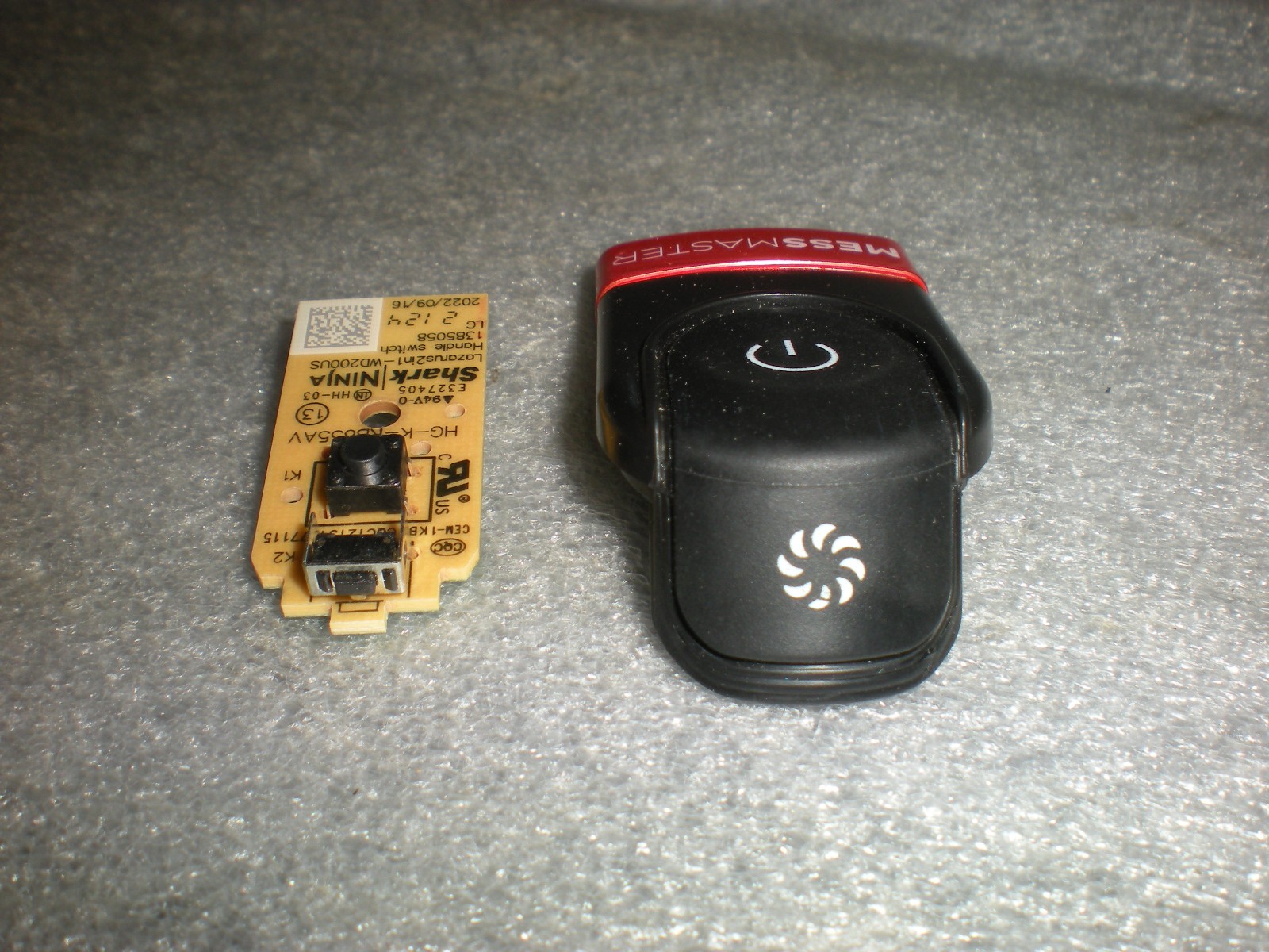 Shark WD261 HydroVac MessMaster Cordless Vacuum Handle Power ON/OFF Button Part