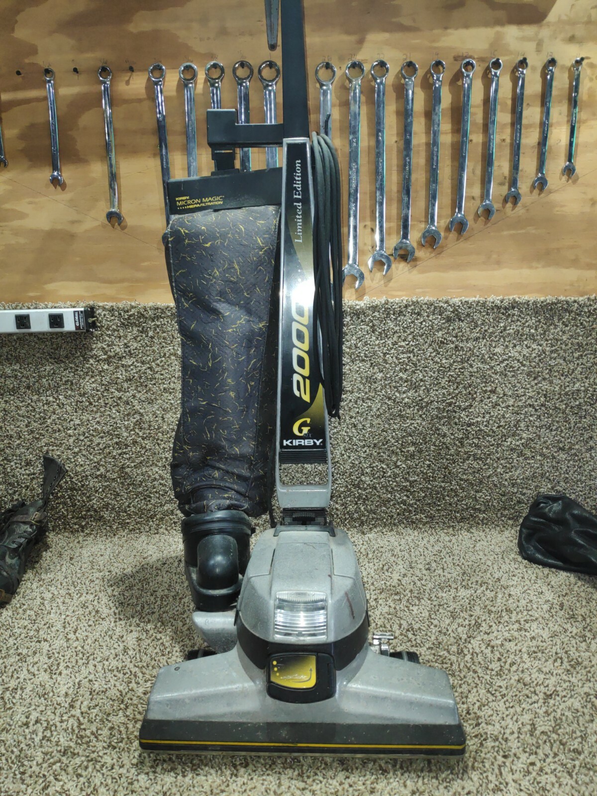 KIRBY Model G6 Kirby G 2000 Limited Edition Vacuum Cleaner. Needs belt.