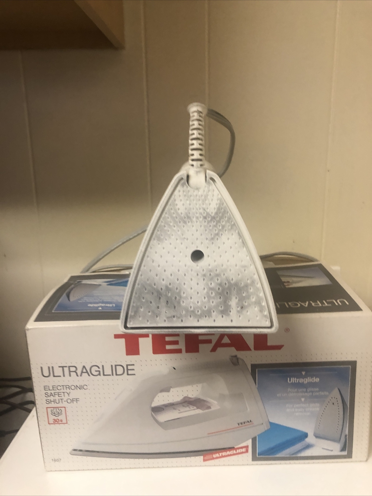 T-fal Ultraglide Automatic Steam Iron 1400 watts model #1651