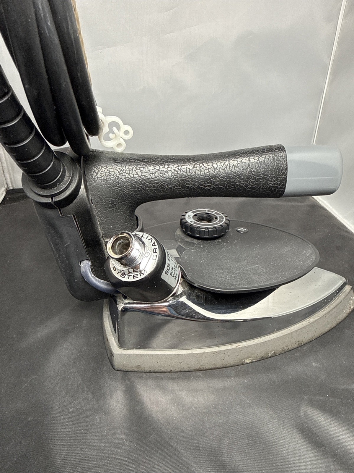 Silver Star ES-300 Industrial Gravity Feed Steam Iron – 1000W – TESTED WORKING