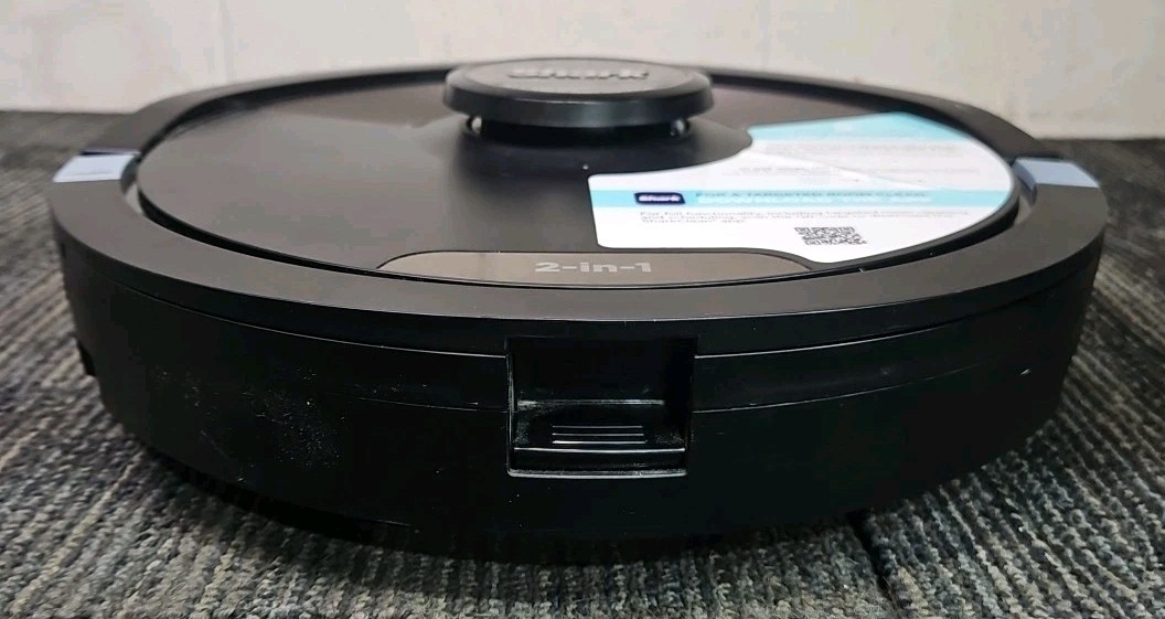 Shark RV2620WFUS AI Ultra Robot 2-in-1 Vac & Mop with Charging Station