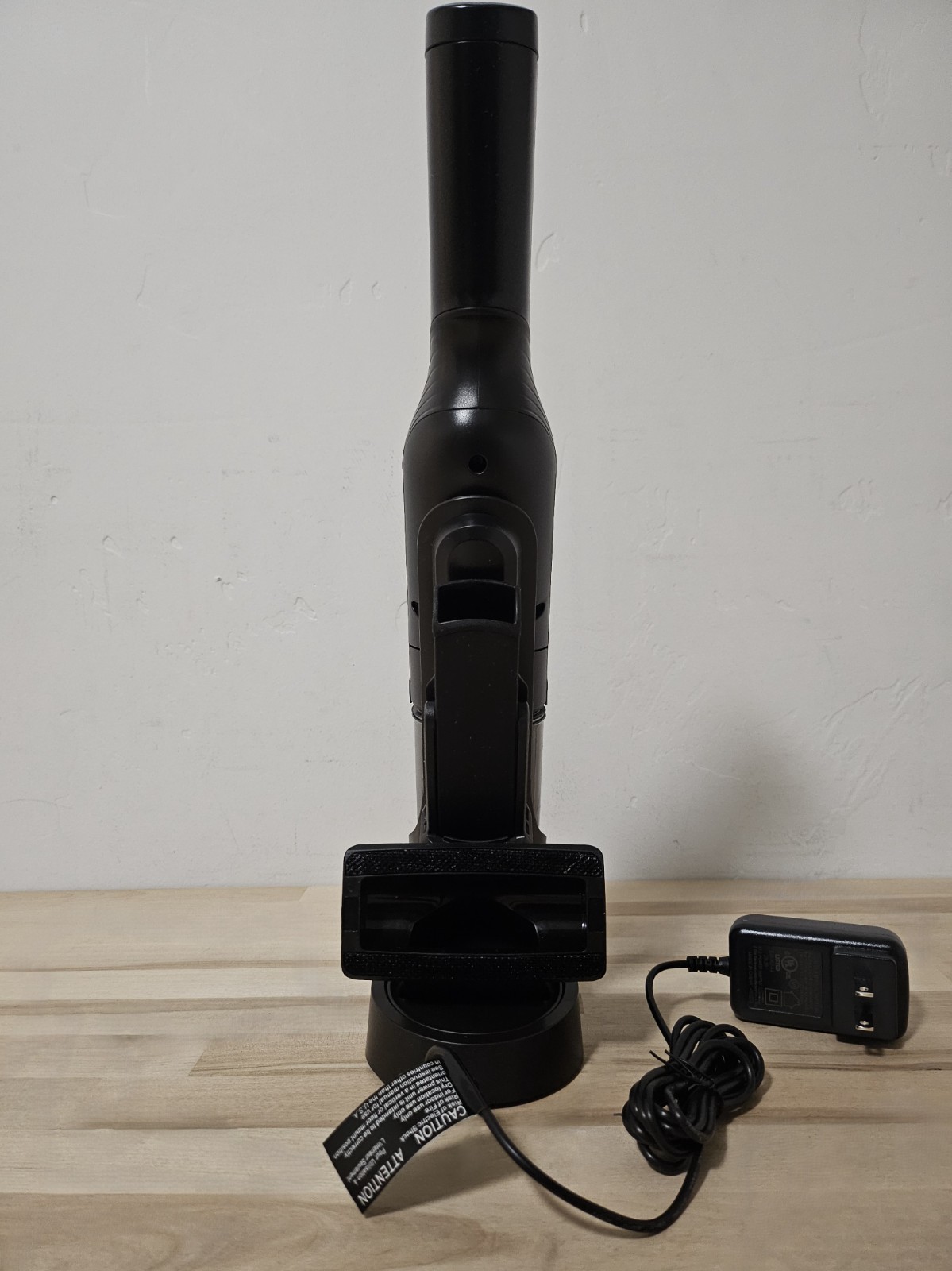 Shark WANDVAC – Lightweight Cordless Handheld Vacuum w/ Brush WV201 – Black