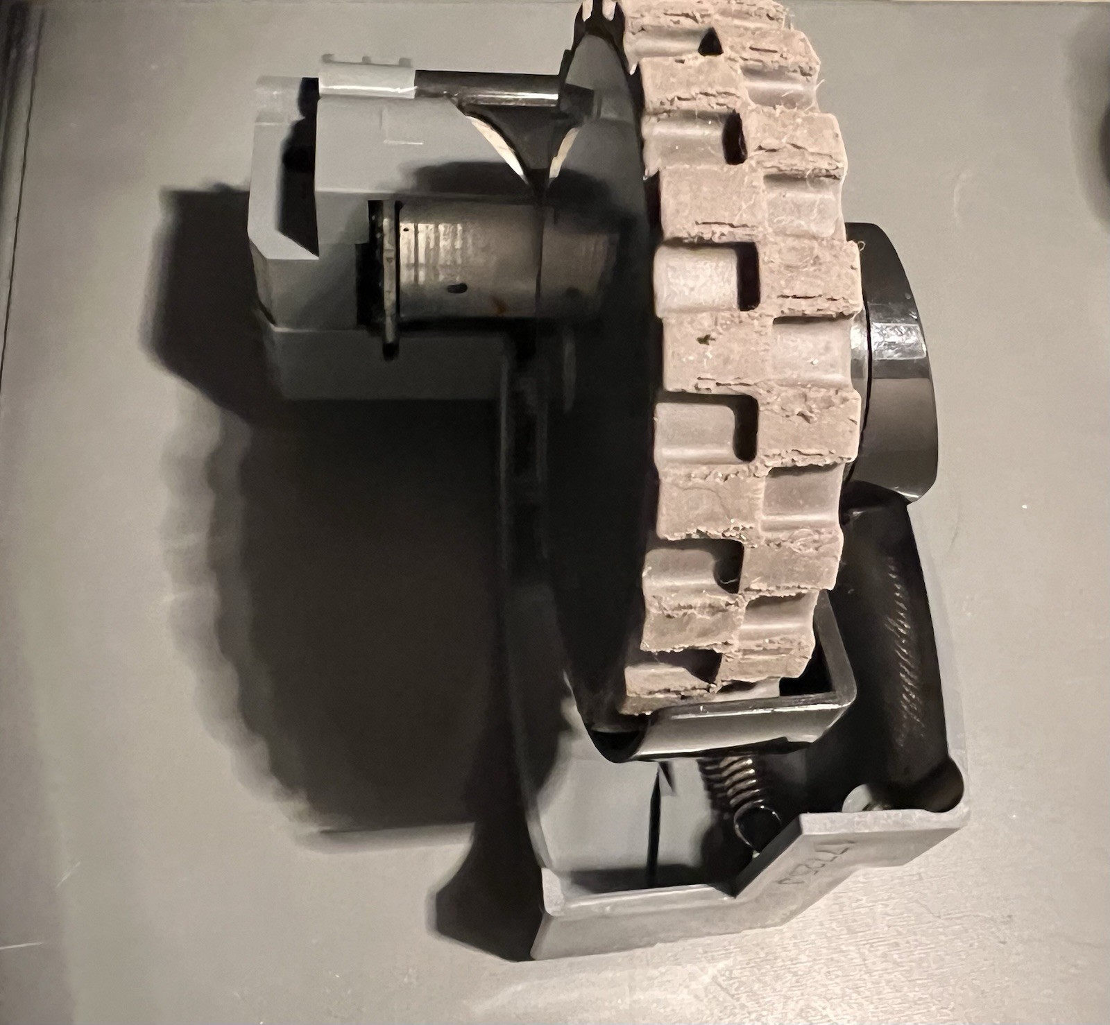 OEM iRobot Roomba DRIVERS LEFT WHEEL 980 960 690 675 900 800 700 600 500 series