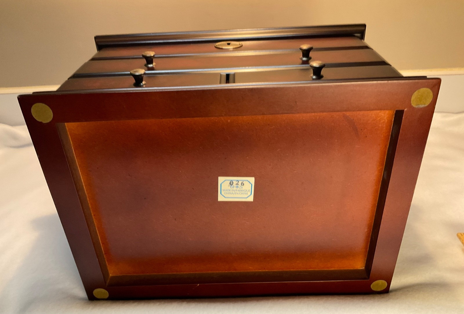 Rare 6HKS Vintage Mens Wooden Jewelry Keepsakes Box With Key. Hard to Find.