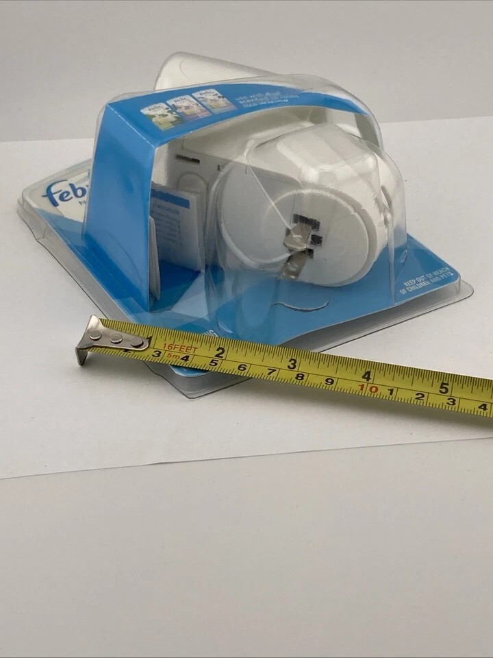 Febreze NOTICEables Scented Oil Warmer Plug In 2 in 1 Air Freshener NO REFILL