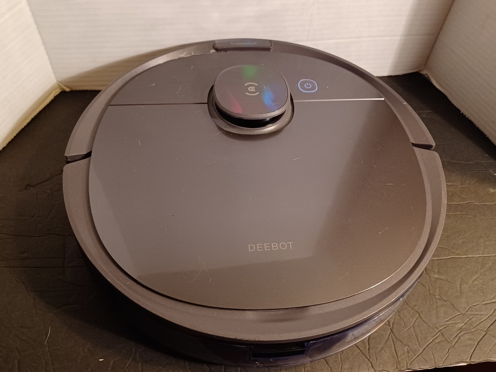 E COVACS DEEBOT OZMO T8 Smart Robot Vacuum In Good Condition