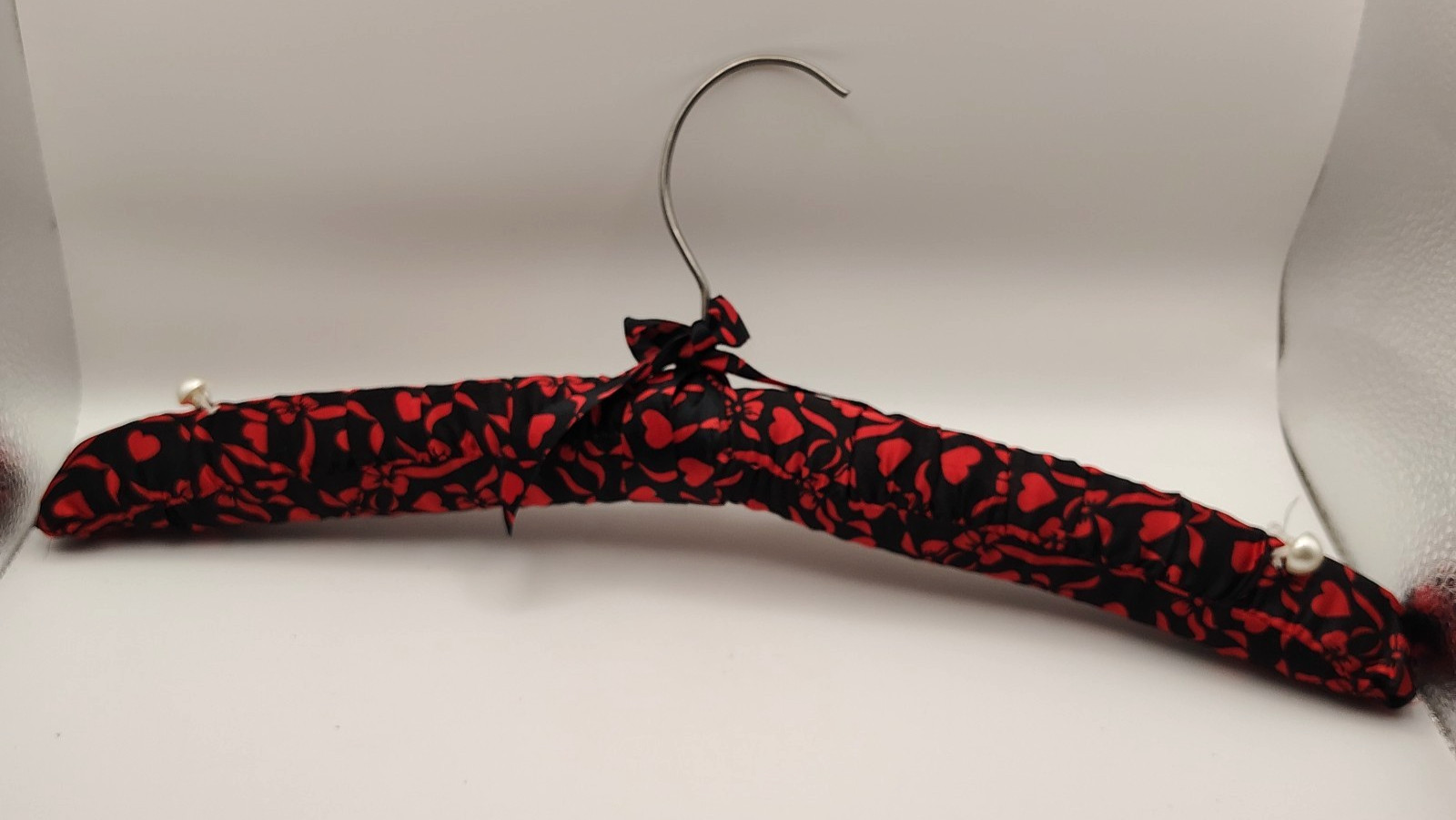 Fancy Dress Hanger Padded Silk Hearts Red And Black With Bow