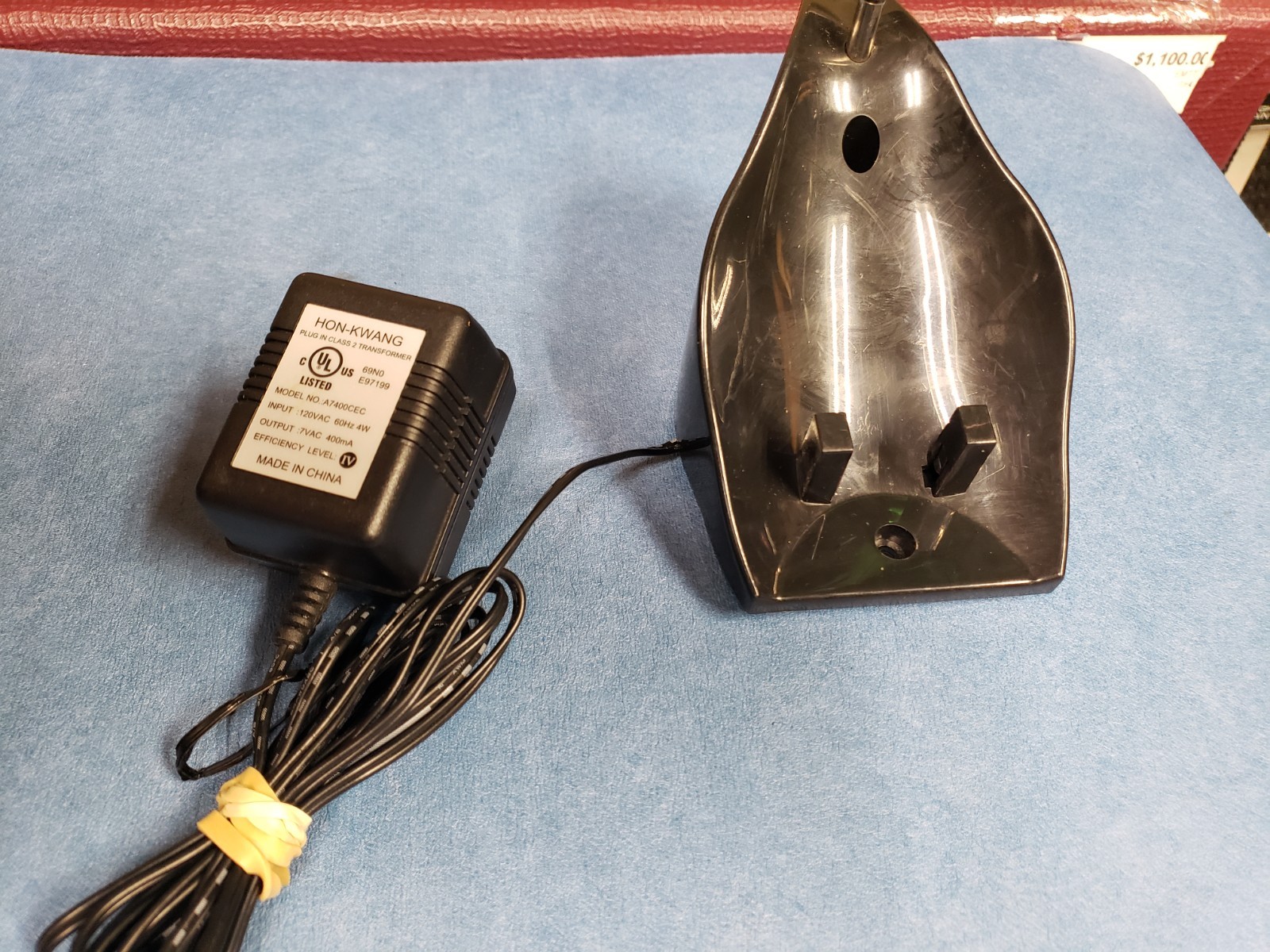 Unknown Charging Dock Base w/ Hon-Kwang A7400CEC 7VAC 400mA Class 2 Transformer