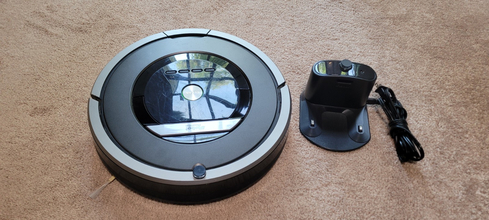 iRobot Roomba 870 Robot Vacuum. Wi-Fi Connected, CLEAN. Tested, Works Great.