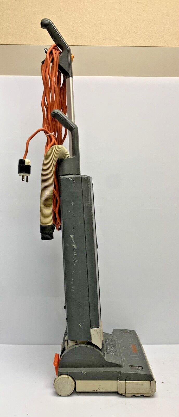 SSS Prosense P15 K 010391 120V 60Hz 6,8A Commercial Upright Vacuum
