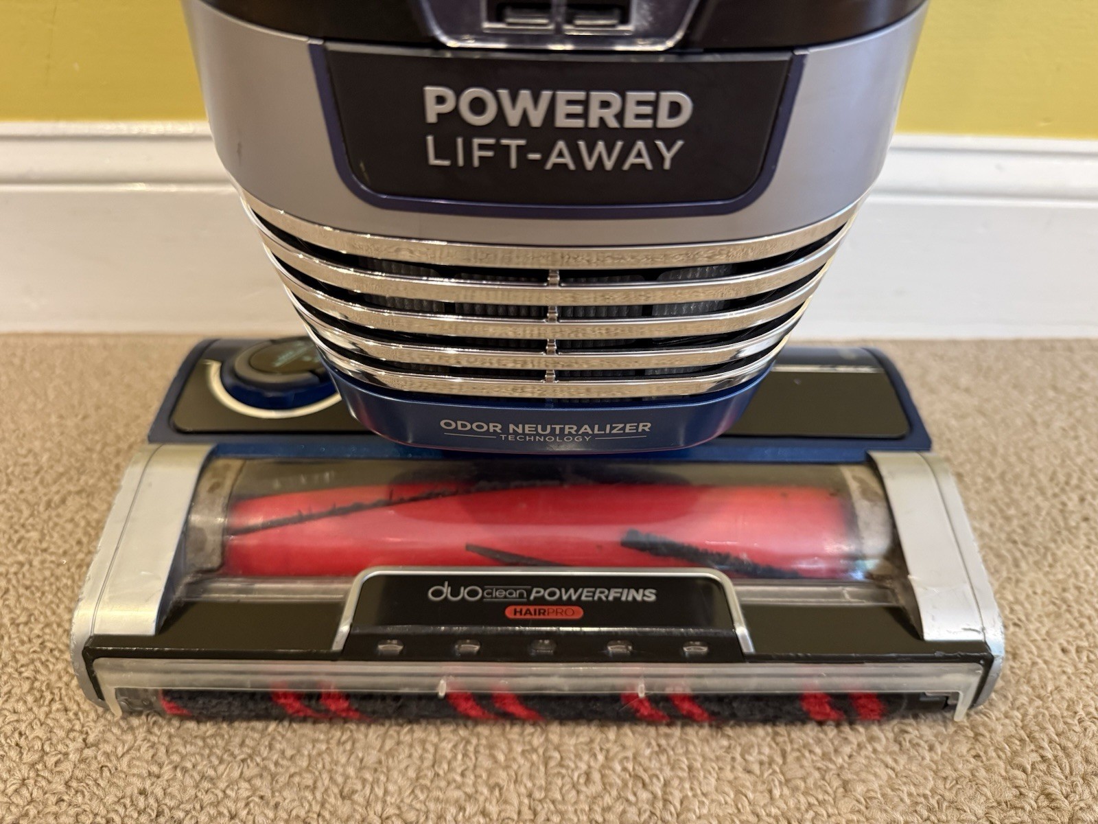 Shark Stratos Powered Lift Away DuoClean Powerfins HairPro Vacuum CleanerAZ3002