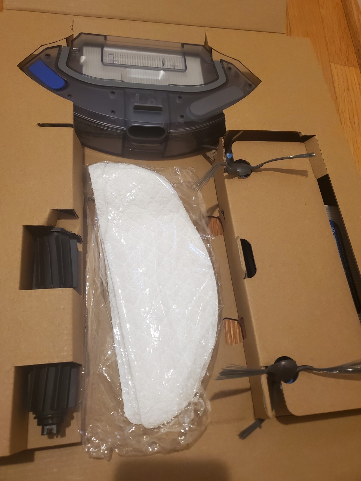 ECOVACS Robotics – DEEBOT OZMO U2 PRO Robotic Vacuum & Mop With Pet Care Kit BLK
