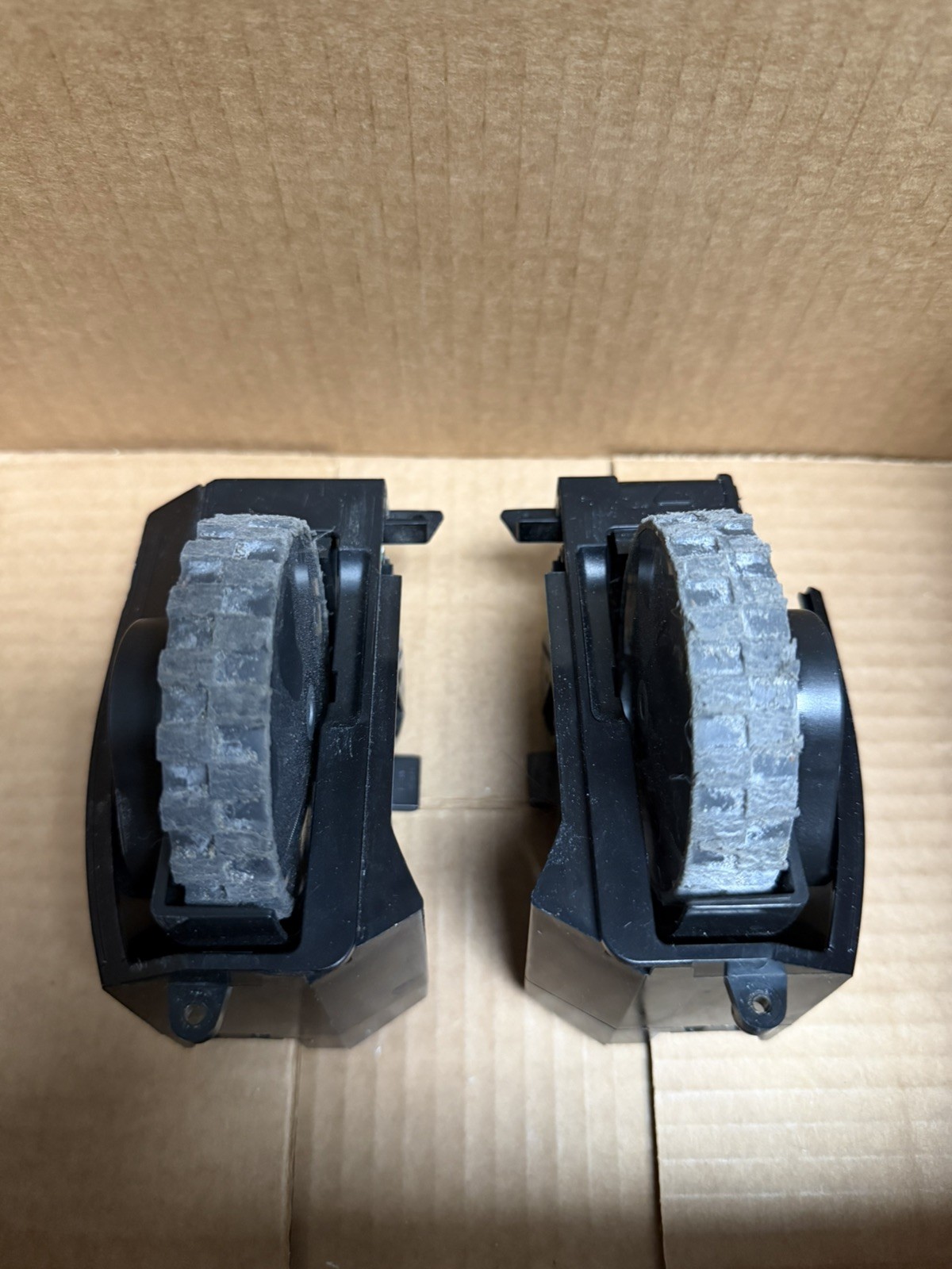 OEM Roomba s9 s9+ Drive Wheels Pair Left Right Wheel Tested Working