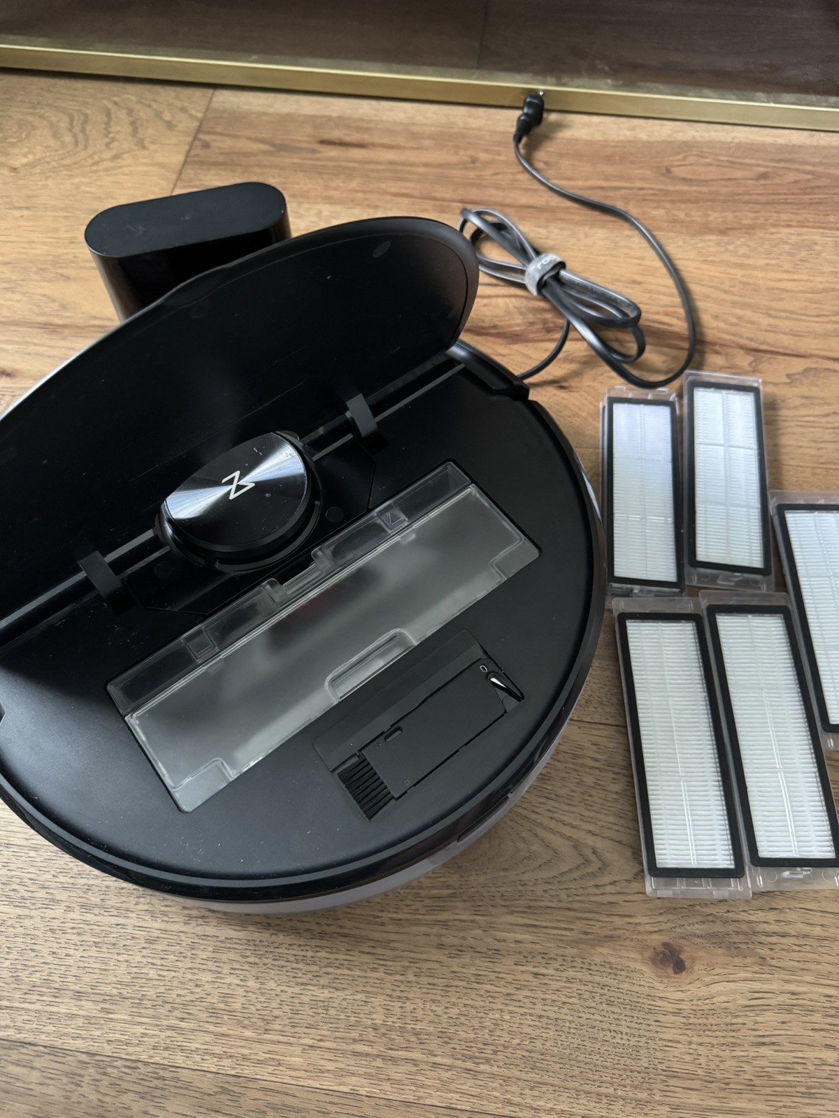 Roborock S6 MaxV Robot Vacuum Cleaner AI Intelligent Mop – immaculately serviced