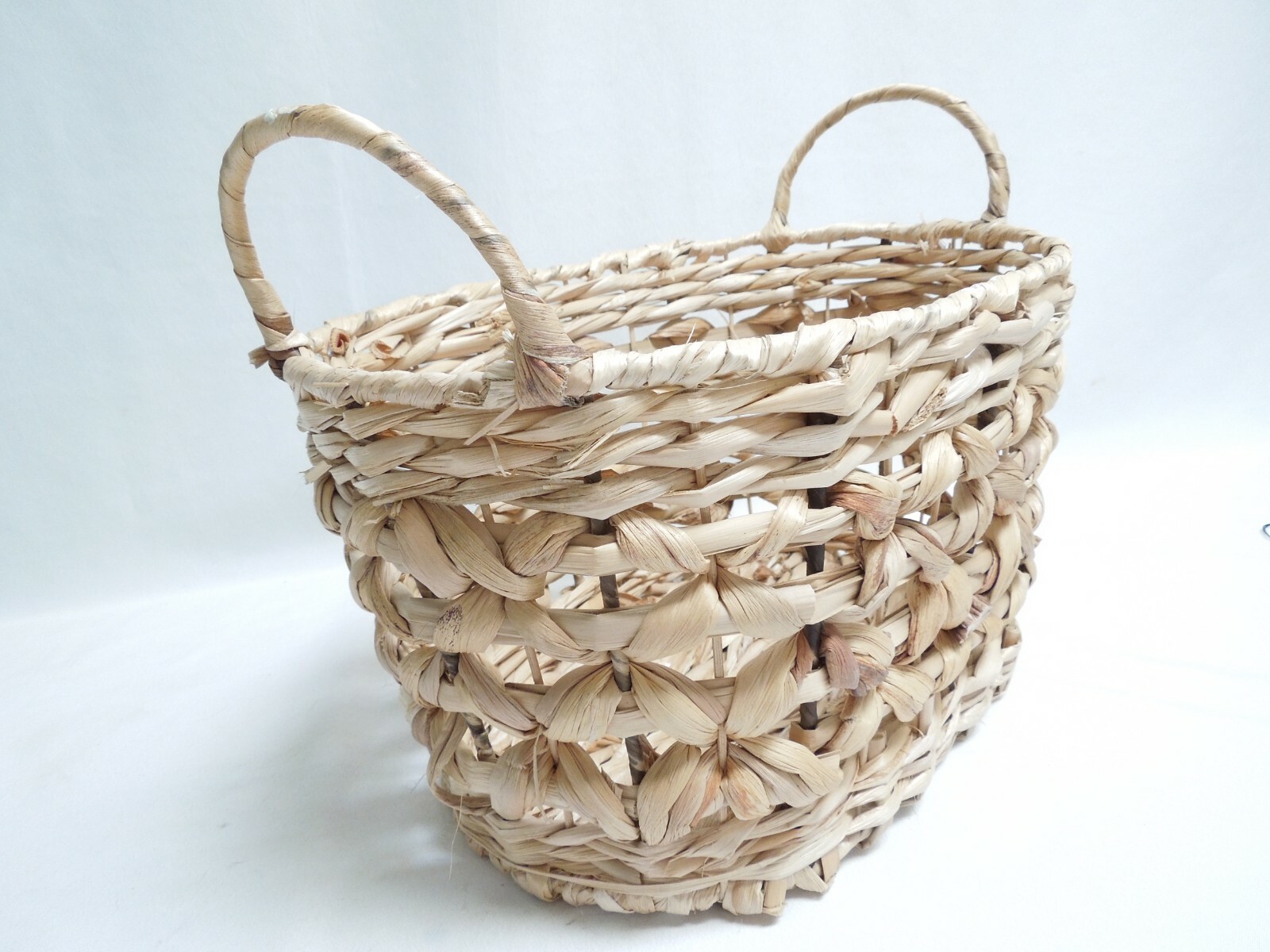 Large Woven Straw Basket with Metal Frame and Handles for Fruits & Vegetables