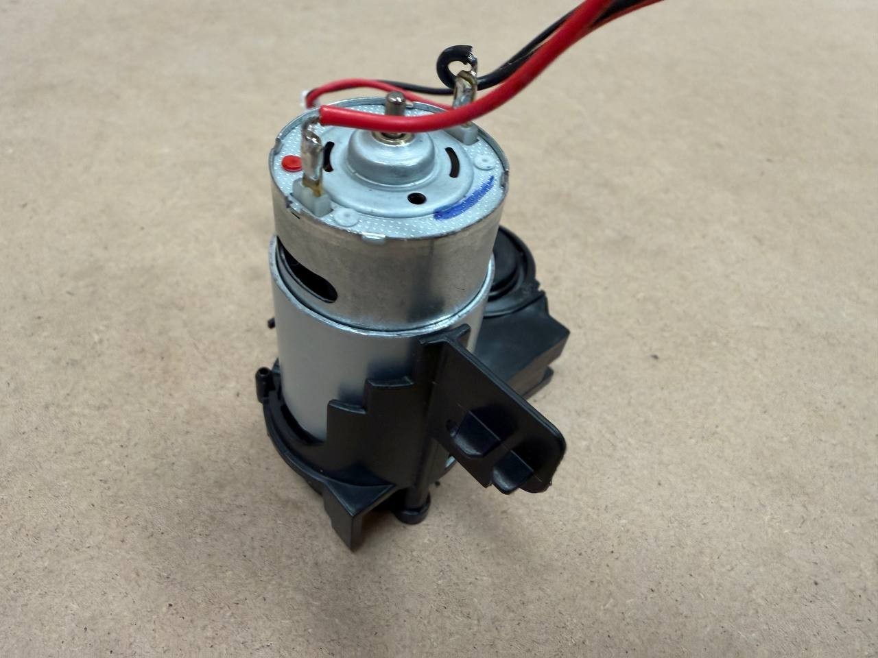 Shark Matrix Robot Vacuum Main Roller Brush Motor RV2320EGUS Replacement Part