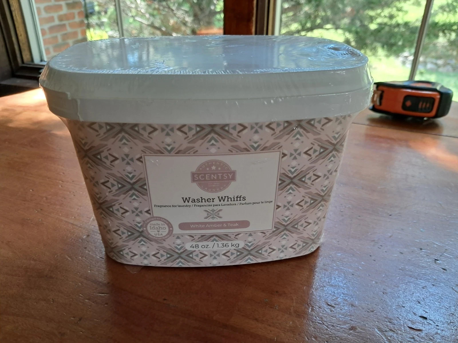 Scentsy Washer Whiffs White Amber & Teak Laundry Fragrance 48 oz