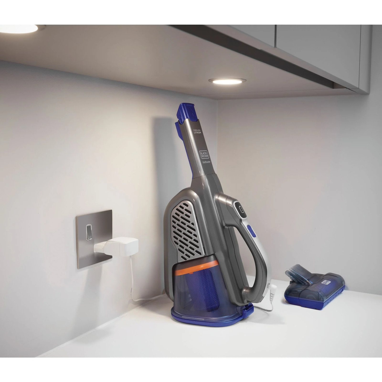BLACK+DECKER Dustbuster(R) Advancedclean+(TM) Pet Hand Vacuum – HHVK515JP07