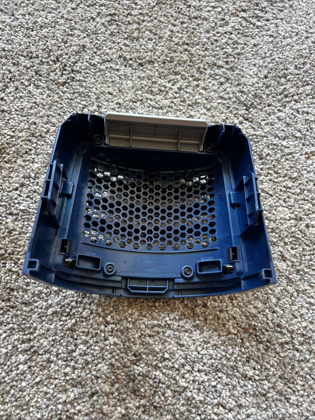Shark UV700 Vacuum HEPA FILTER COVER FACE PLATE Replacement Part BLUE