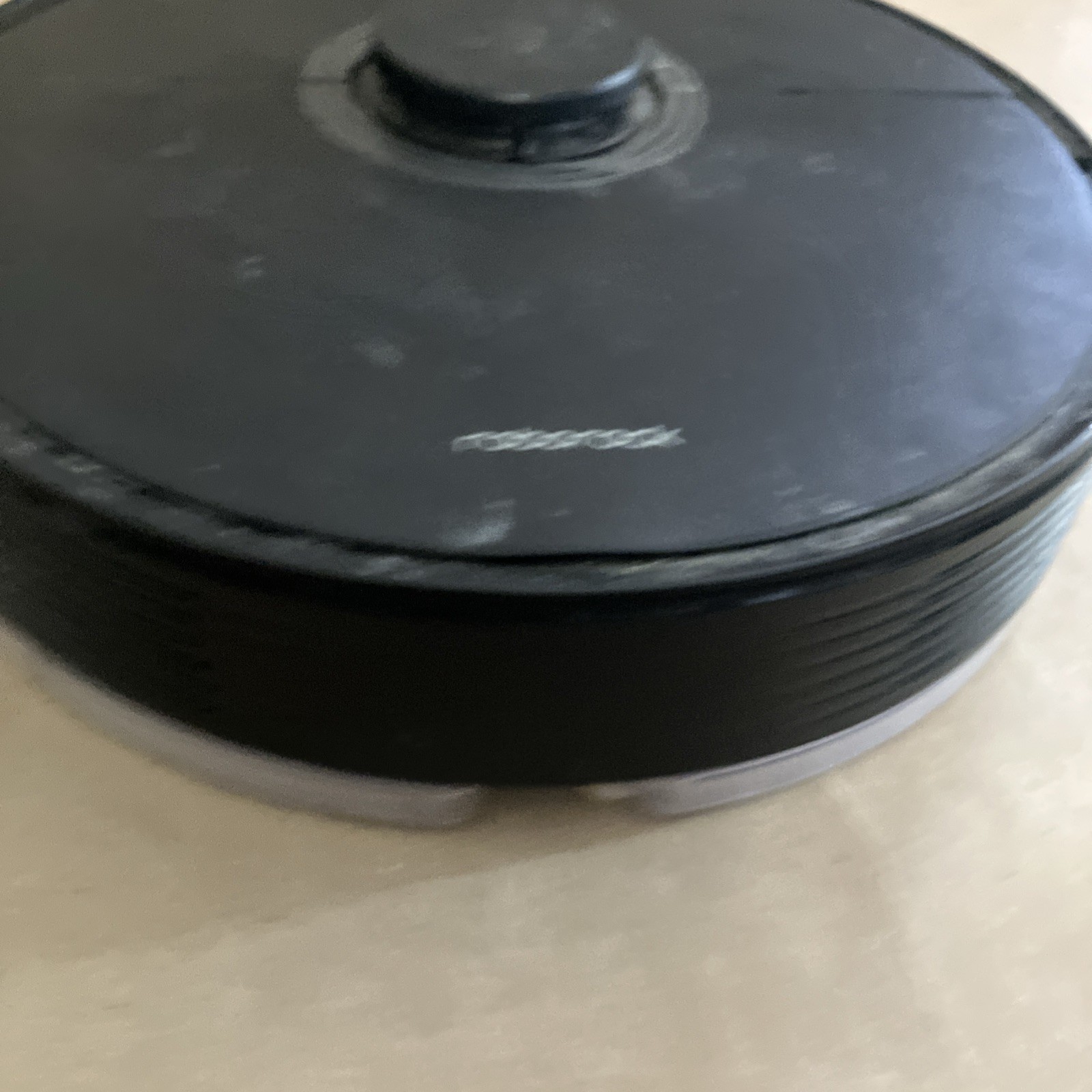 roborock Q7 robot vacuum – inoperable for parts only